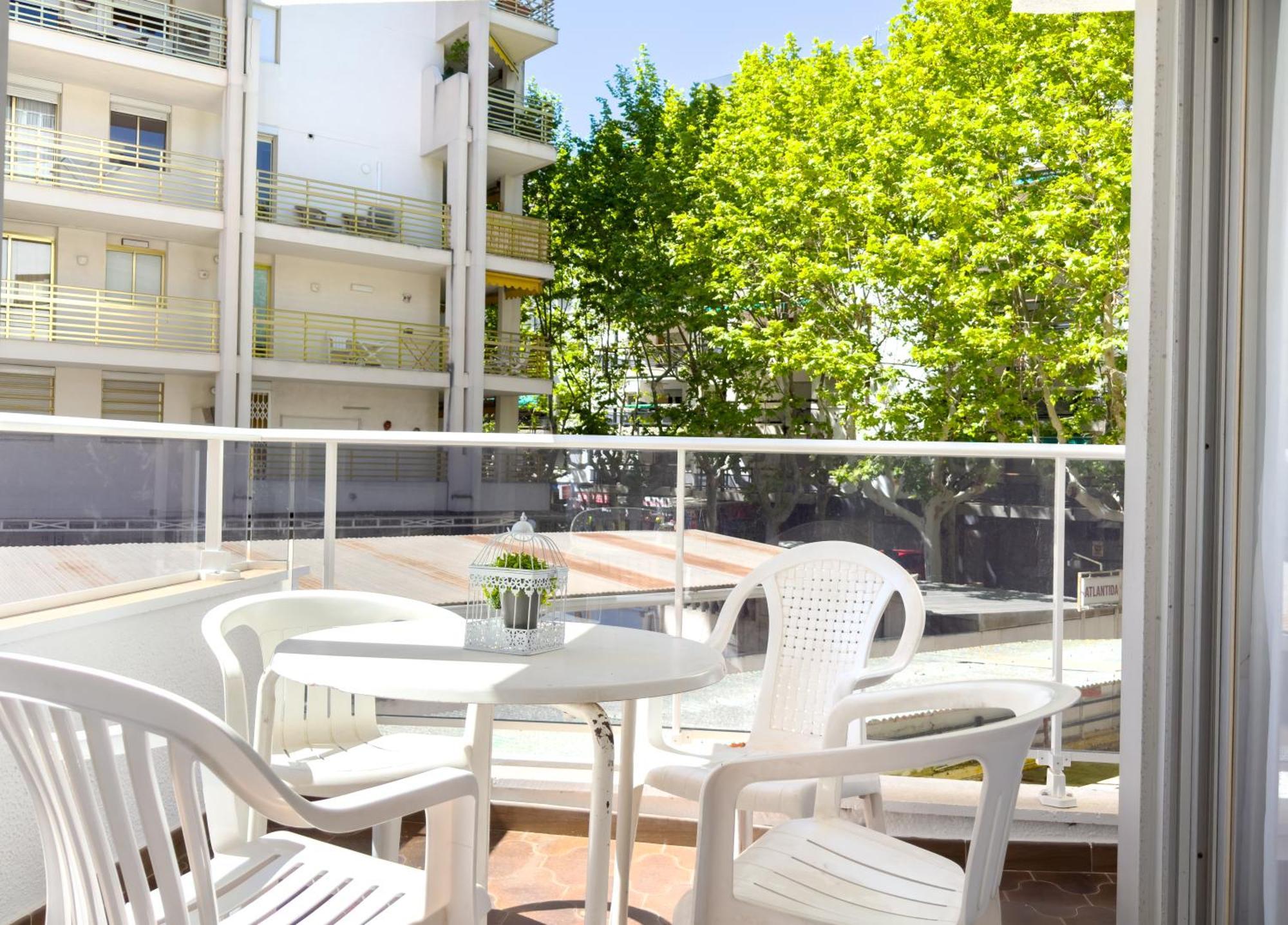 Rentalmar Atlantida Apartamentos Salou Zewnętrze zdjęcie